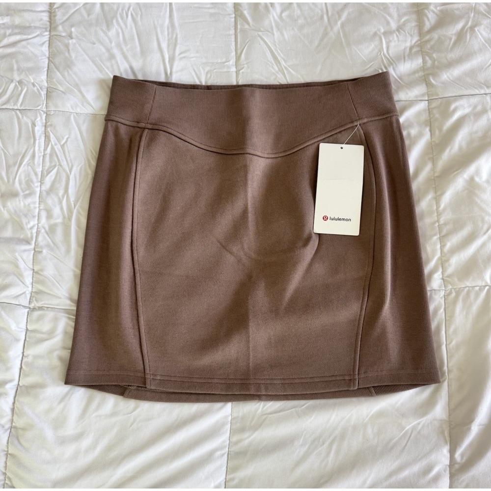 New Lululemon Scuba High Rise Mini Skirt Size Large TaupeTastic Brown stretch